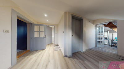 Loft - 124 m² - 5 pièces