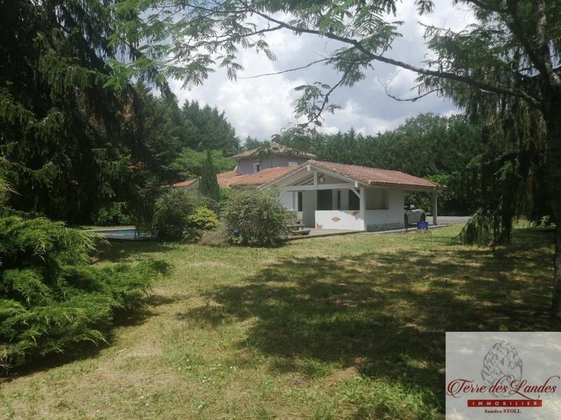 Maison - 180 m² - 8 pièces