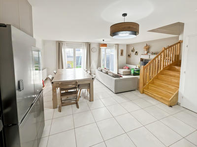 Maison - 85 m² - 5 pièces