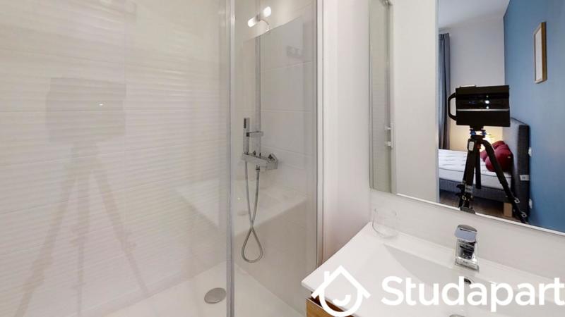 Chambre - 13 m² - 1 pièce