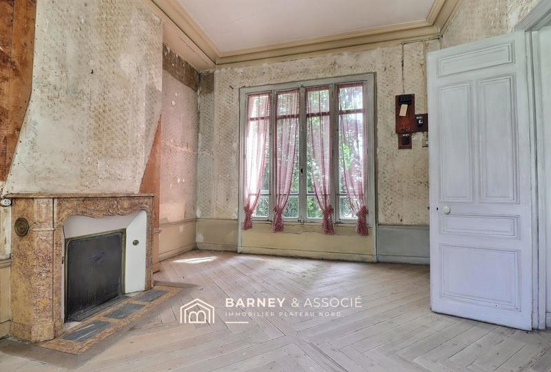 Maison - 367 m² - 13 pièces