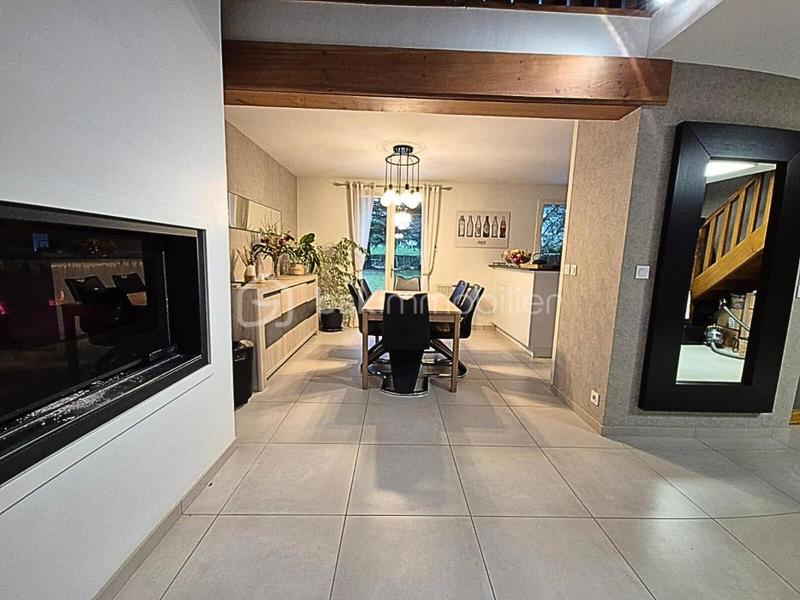 Maison traditionnelle - 136 m² - 6 pièces