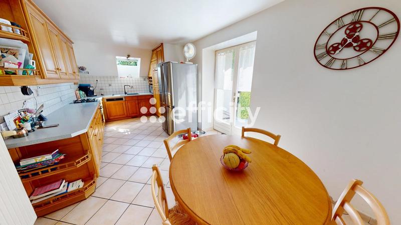 Maison - 200 m² - 7 pièces