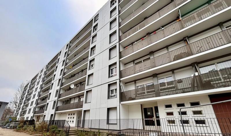 Appartement - 90 m² - 5 pièces