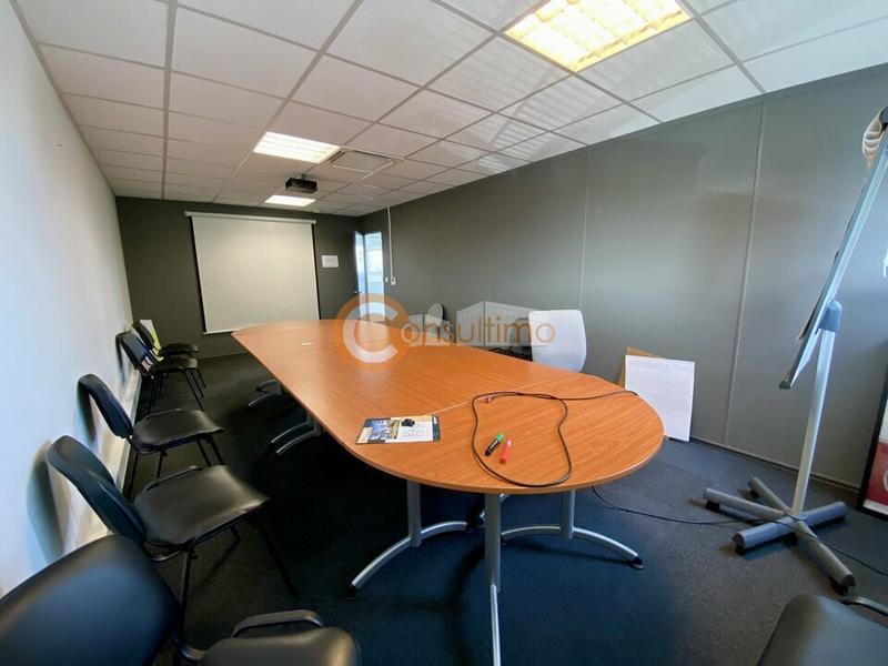 Bureau - 211 m²
