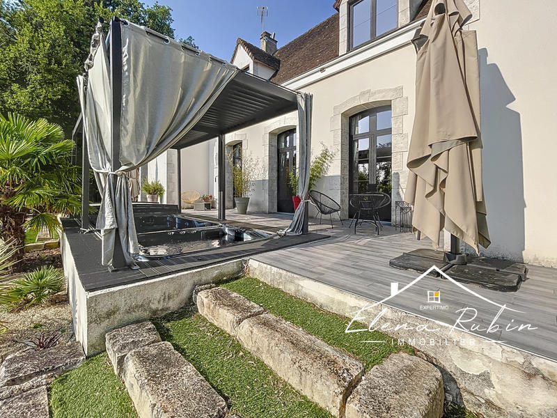 Propriété - 378 m² - 12 pièces