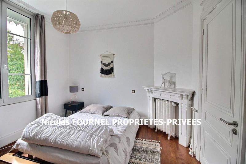 Propriété - 275 m² - 8 pièces