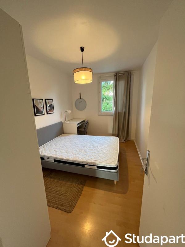 Chambre - 11 m² - 1 pièce