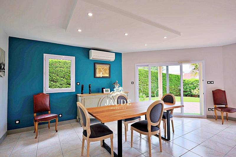 Maison - 180 m² - 5 pièces