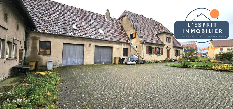 Maison - 250 m² - 8 pièces