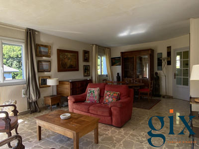 Maison - 162 m² - 9 pièces