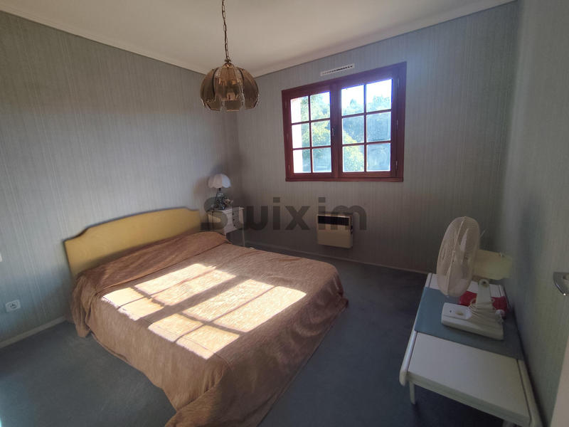 Villa - 176 m² - 8 pièces