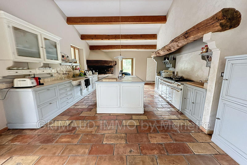 Propriété - 450 m² - 12 pièces