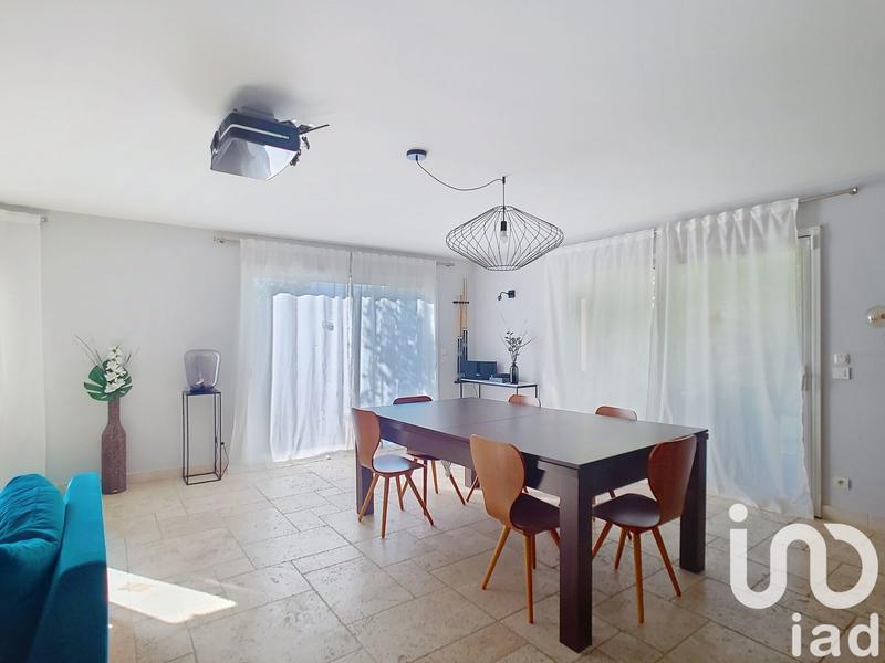 Maison - 220 m² - 8 pièces