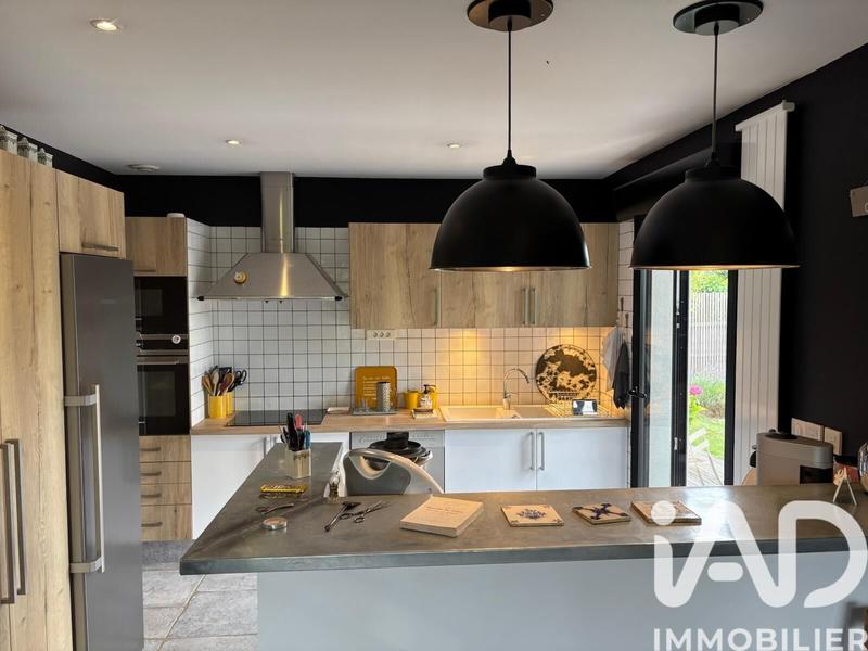 Maison - 185 m² - 8 pièces