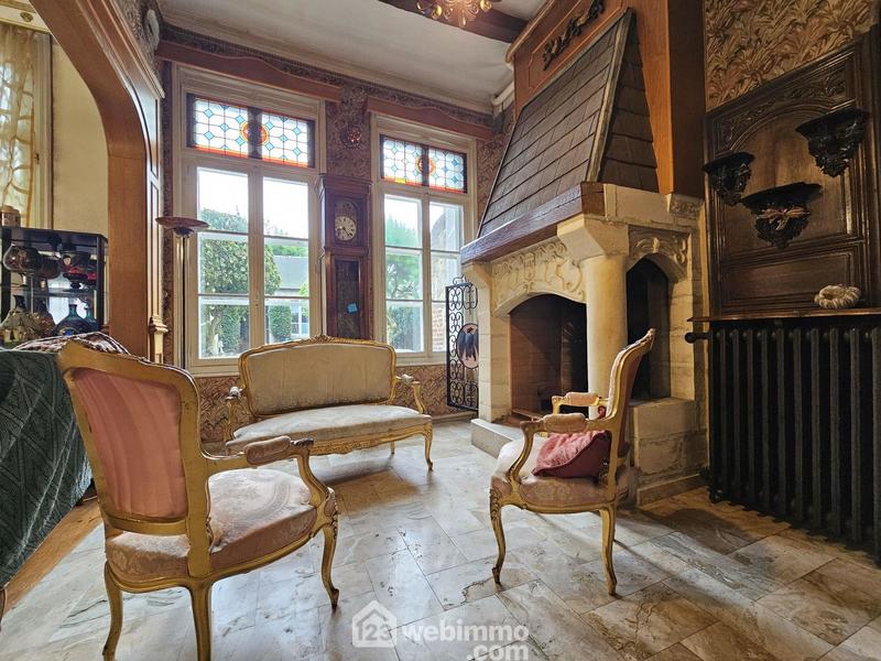 Maison - 353 m² - 9 pièces