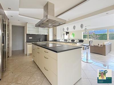 Villa - 250 m² - 10 pièces