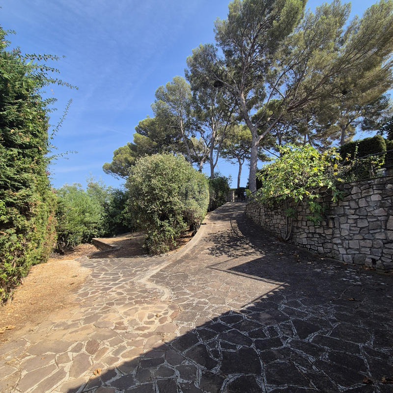 Villa - 140 m² - 5 pièces