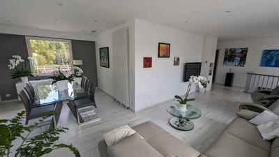 Maison - 166 m² - 7 pièces