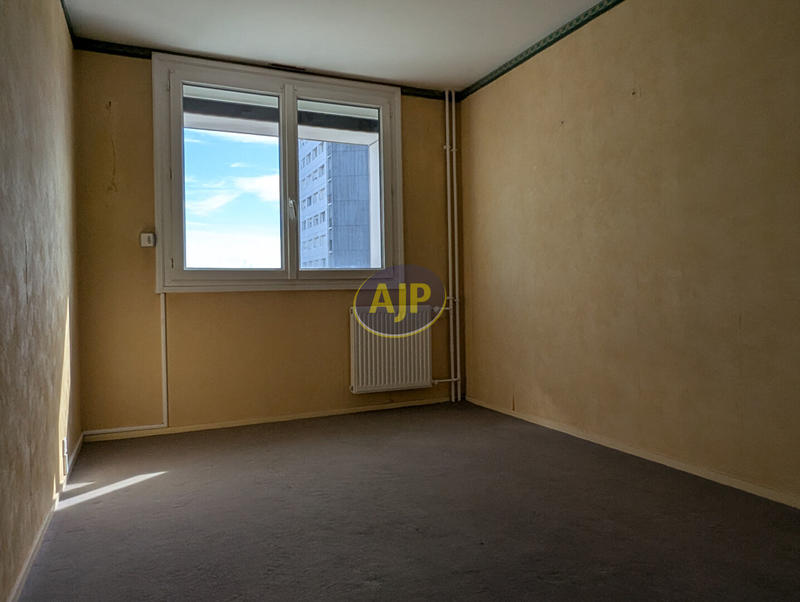 Appartement - 99 m² - 5 pièces