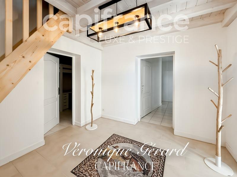 Propriété - 351 m² - 12 pièces