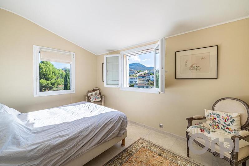 Villa - 190 m² - 6 pièces