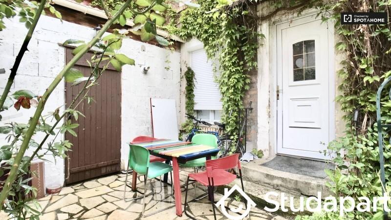 Chambre - 10 m² - 1 pièce