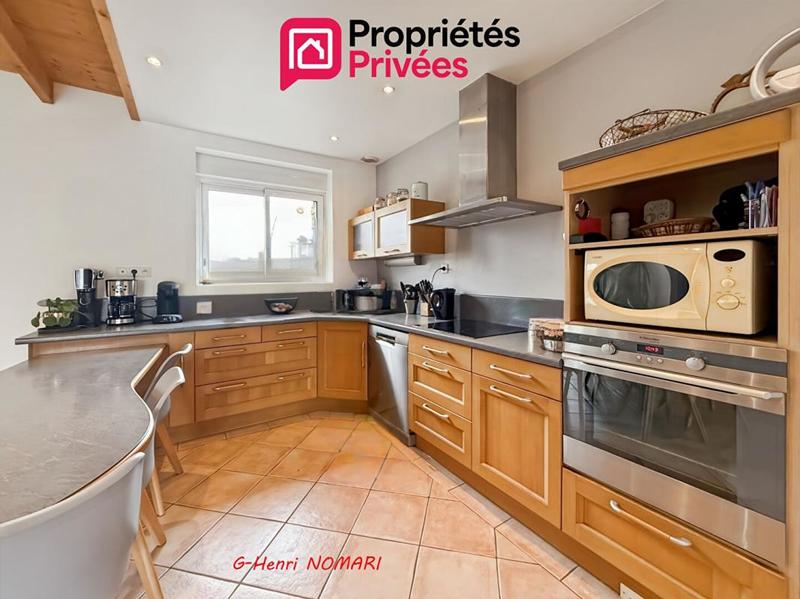 Maison - 176 m² - 9 pièces