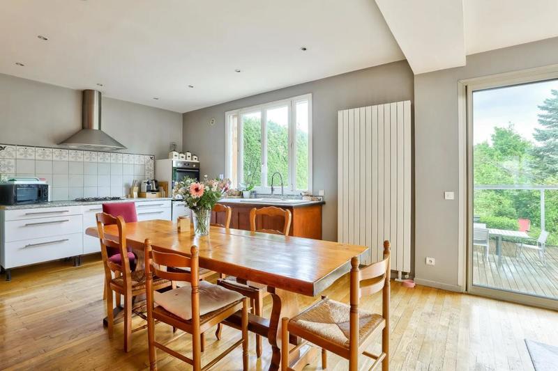 Maison - 200 m² - 7 pièces