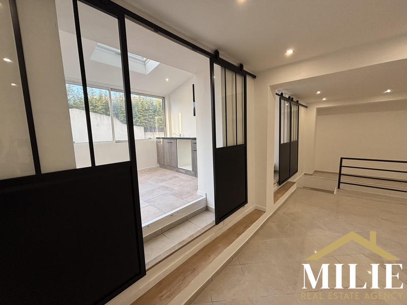 Appartement - 86 m² - 4 pièces