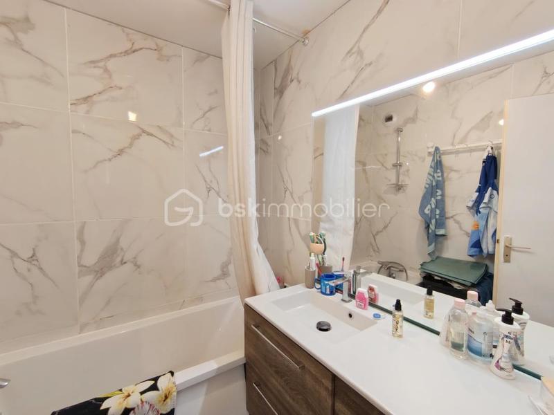 Appartement - 70 m² - 3 pièces