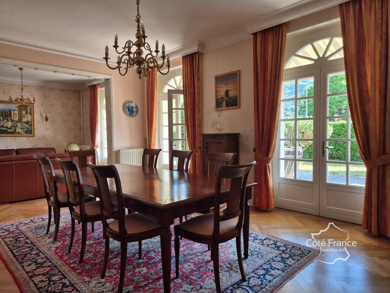 Maison de maîtres - 208 m² - 7 pièces
