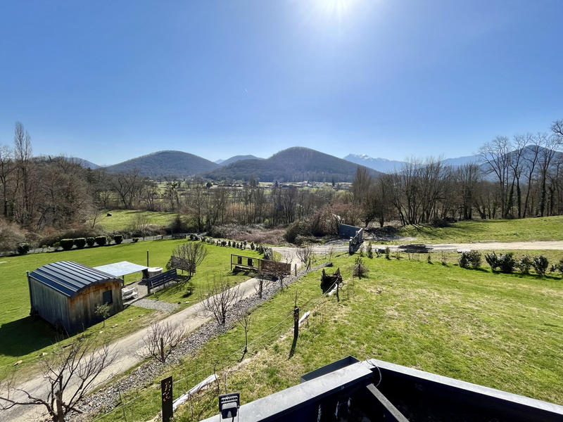 Maison contemporaine - 241 m² - 10 pièces