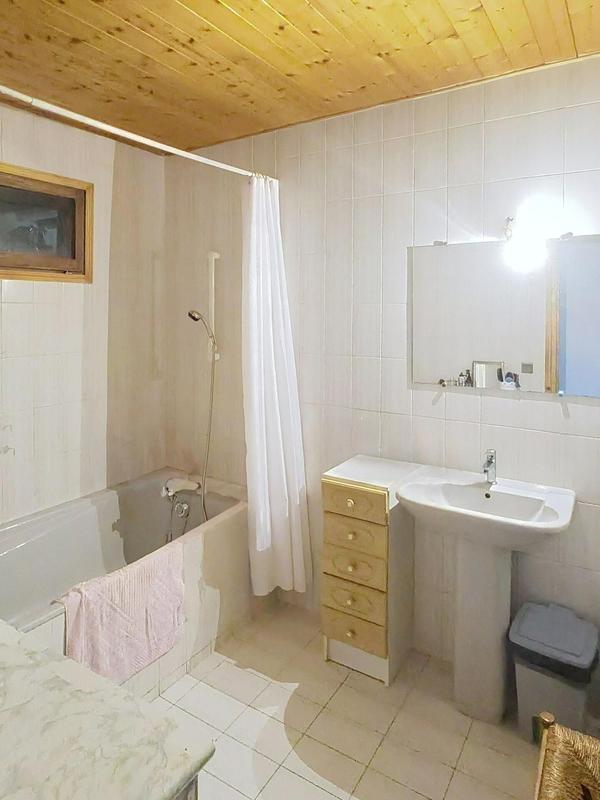 Maison - 170 m² - 9 pièces