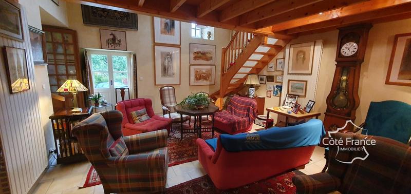 Propriété - 200 m² - 8 pièces