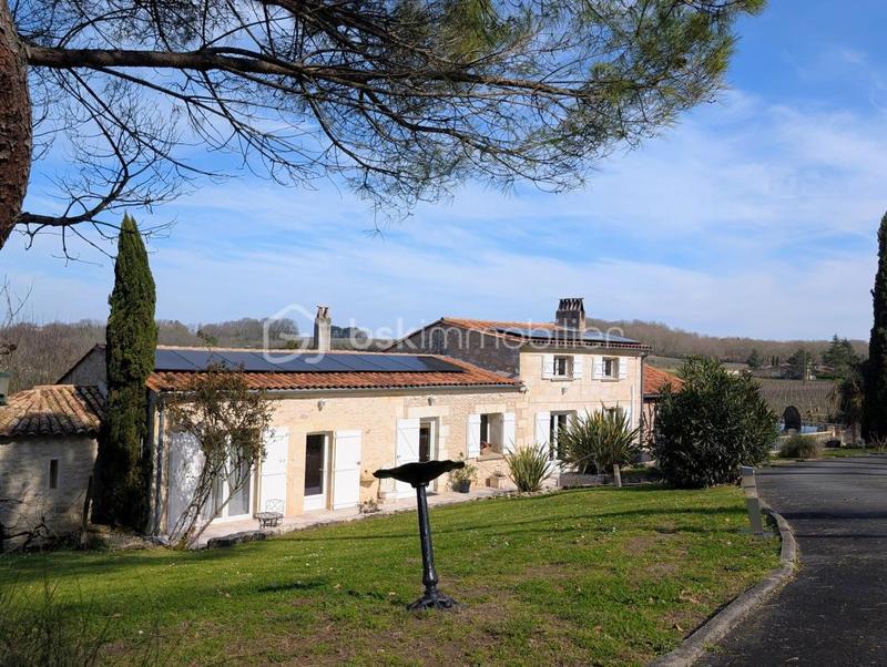 Maison en pierre - 215 m² - 7 pièces