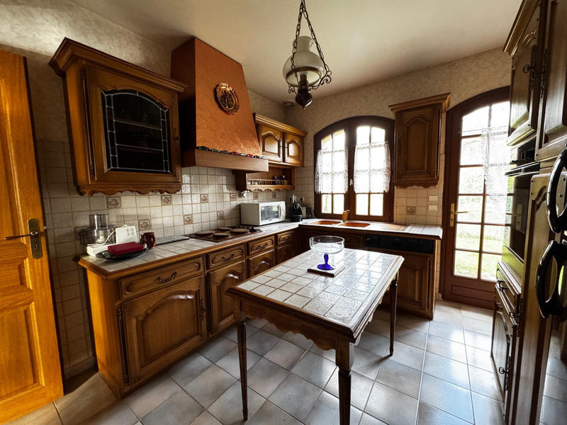 Maison - 200 m² - 9 pièces