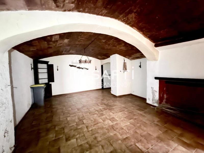 Maison de village - 250 m² - 10 pièces