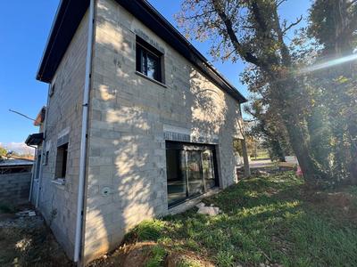 Maison - 109 m² - 4 pièces