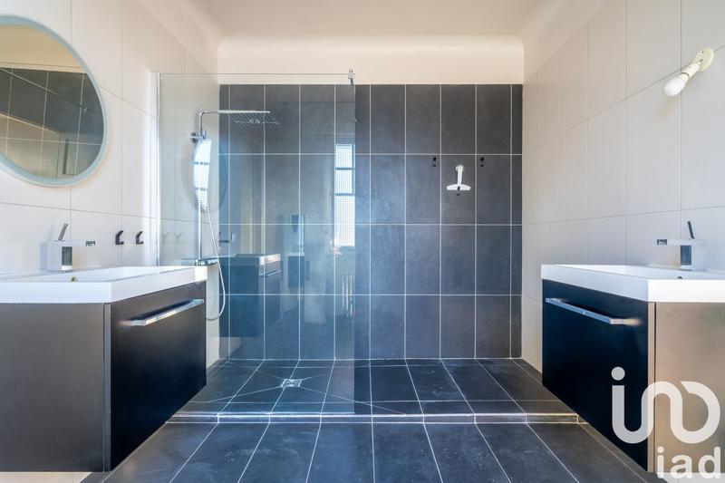 Maison - 369 m² - 12 pièces