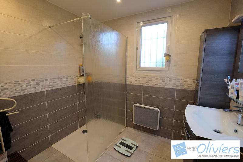 Maison - 184 m² - 8 pièces