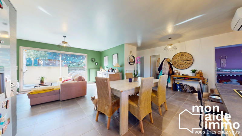 Maison - 94 m² - 5 pièces