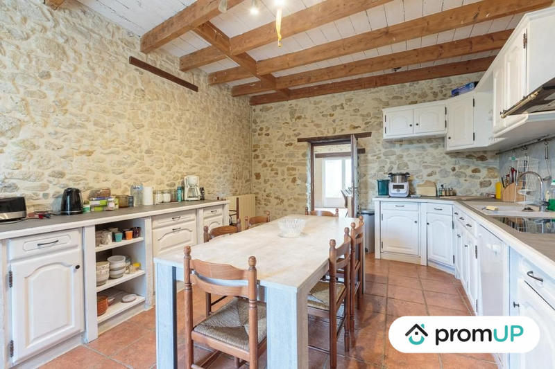 Maison ancienne - 210 m² - 8 pièces