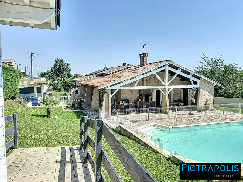 Maison - 180 m² - 7 pièces