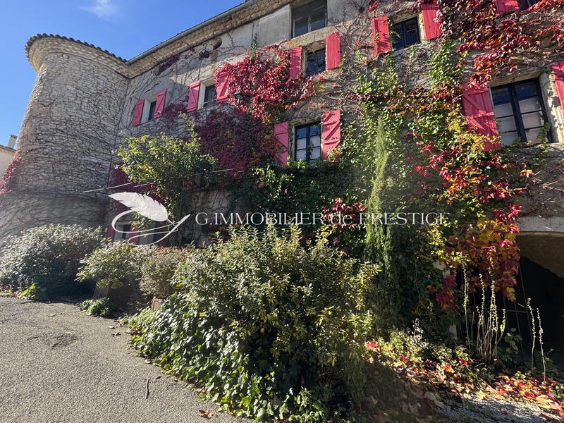 Maison de village - 300 m² - 7 pièces