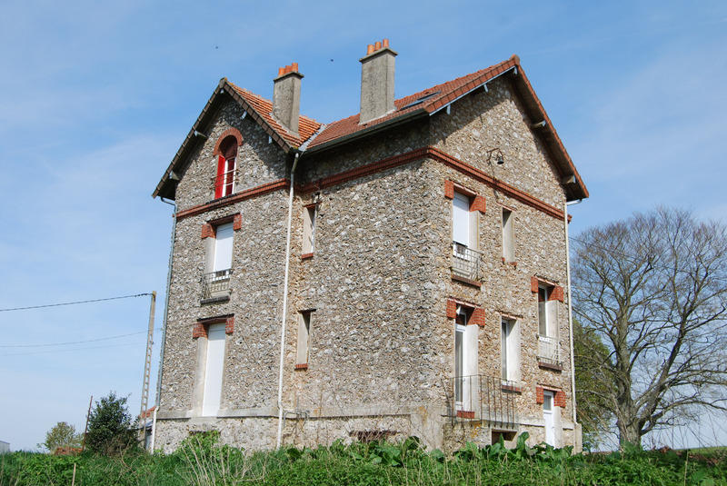 Propriété - 230 m² - 11 pièces