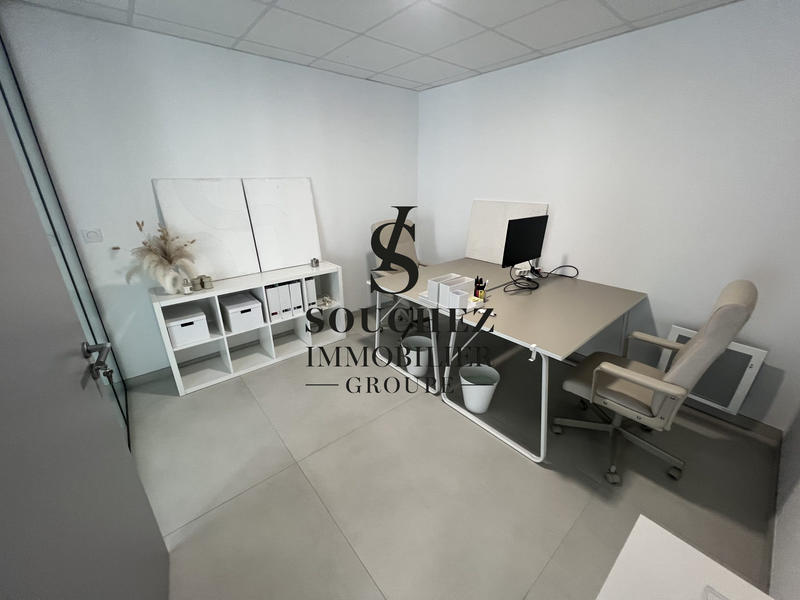 Local d'activités - 367 m²