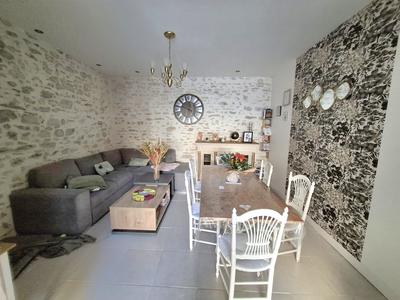 Maison - 95 m² - 5 pièces