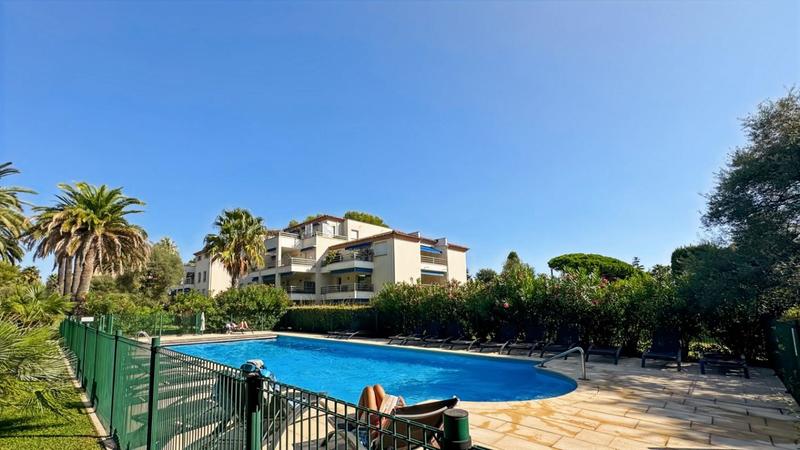 Appartement - 95 m² - 4 pièces