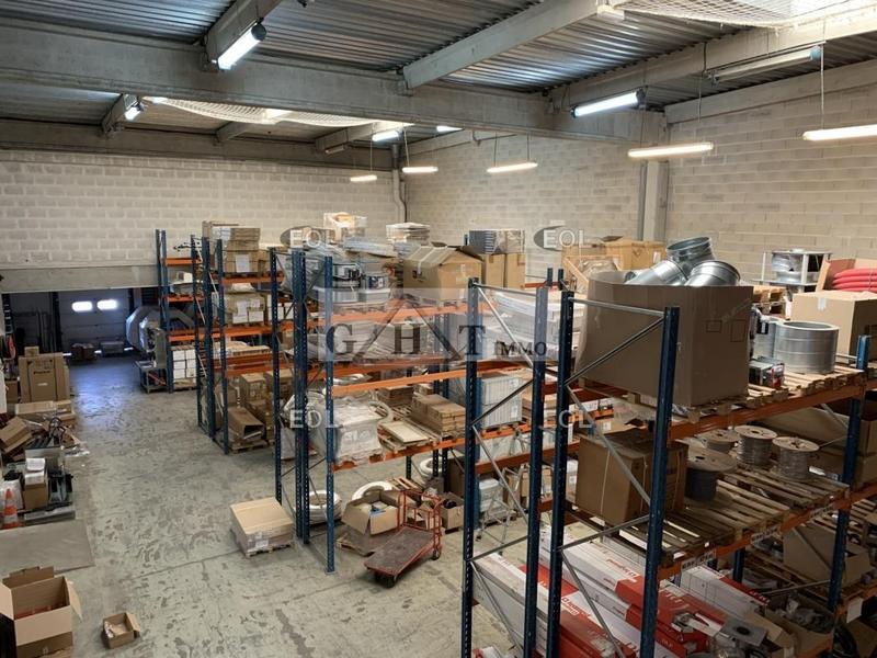 Entrepôt - 1 423 m²